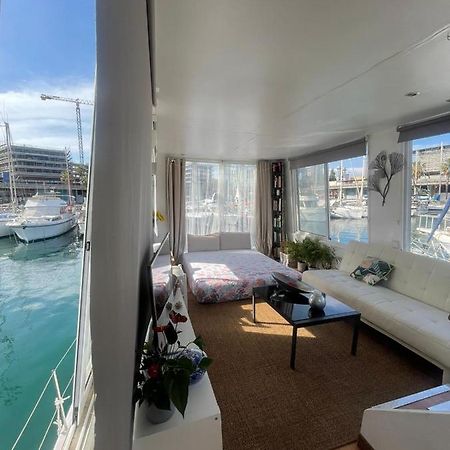 Light Bedroom In A Home Boat Barcelona Zewnętrze zdjęcie